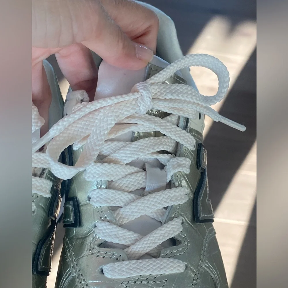 New Balance 574 NWOT, metallic croc embossed, size 6 - Picture 14 of 15